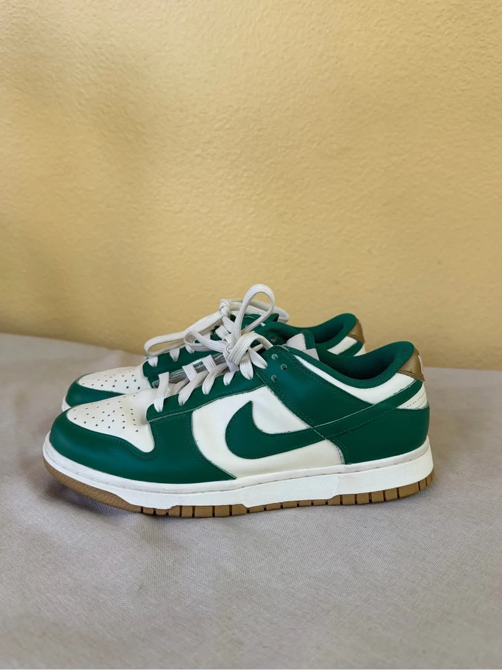 Nike Dunk Low Malachite Metallic Gold Gum Sole Sneakers Women’s 8 FB7173-131 EUC